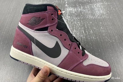 Gore-Tex DB2889- Vibrant Jordan High 49 1 Element Berry 871 0703